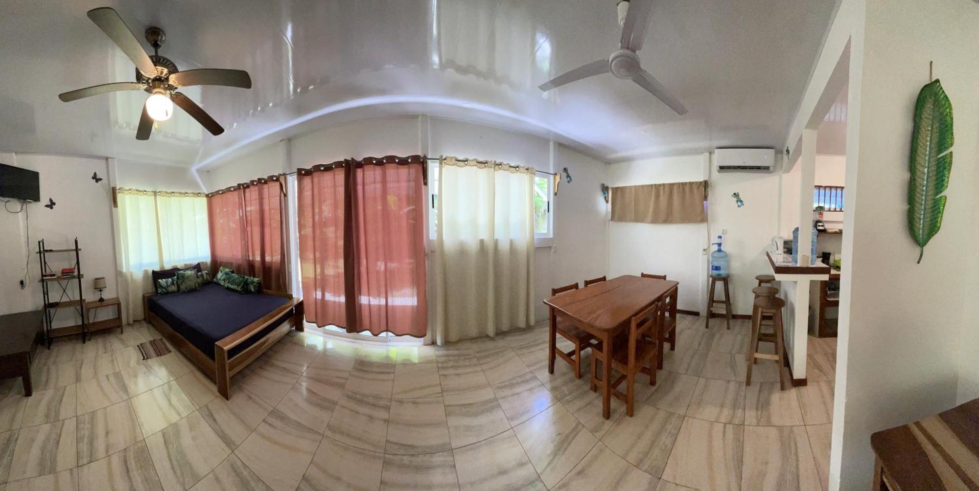 Casa Blanca Beachfront House With Shared Pool Access Pangea Lodge Мансанильо Екстериор снимка