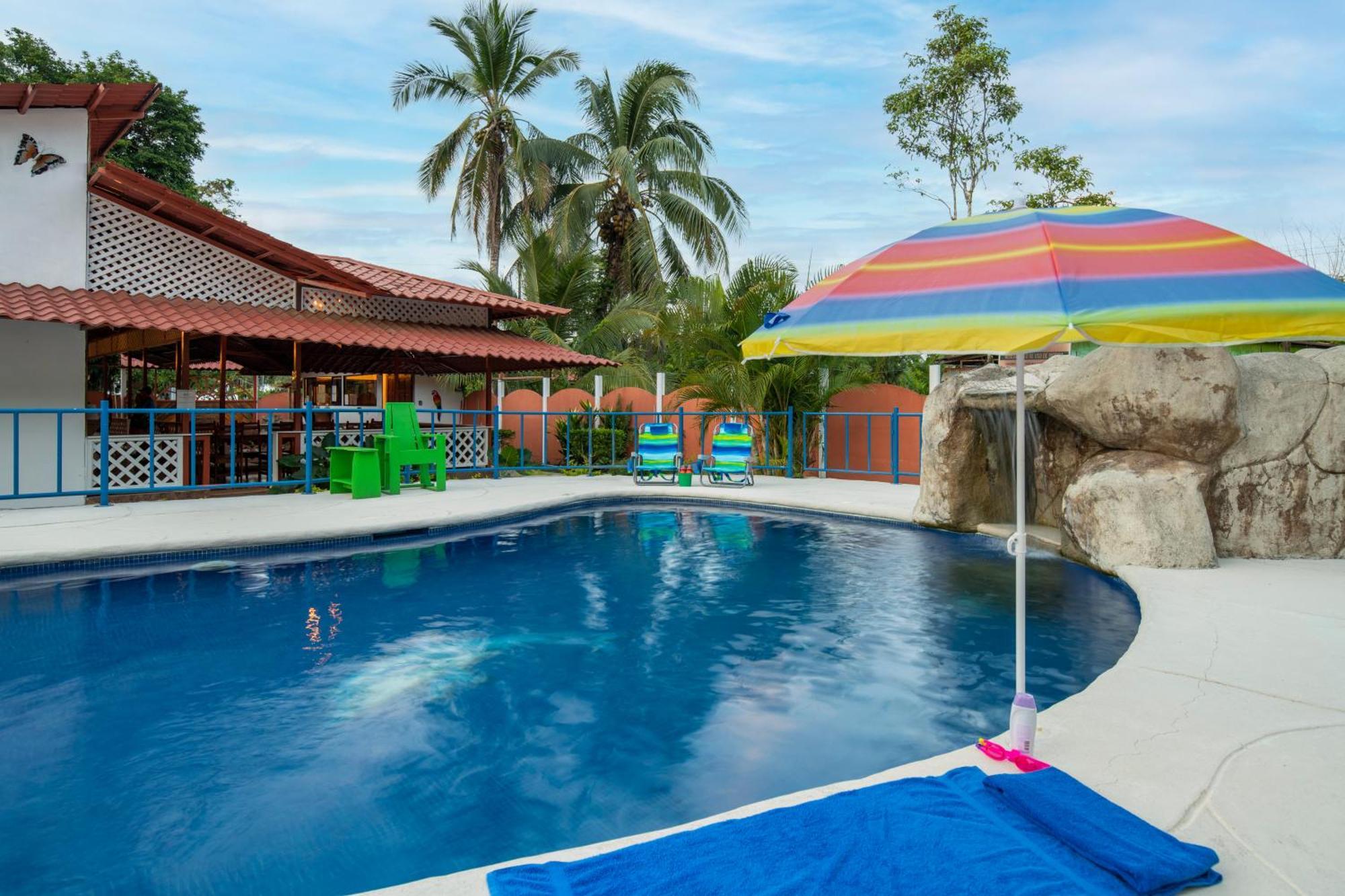 Casa Blanca Beachfront House With Shared Pool Access Pangea Lodge Мансанильо Екстериор снимка