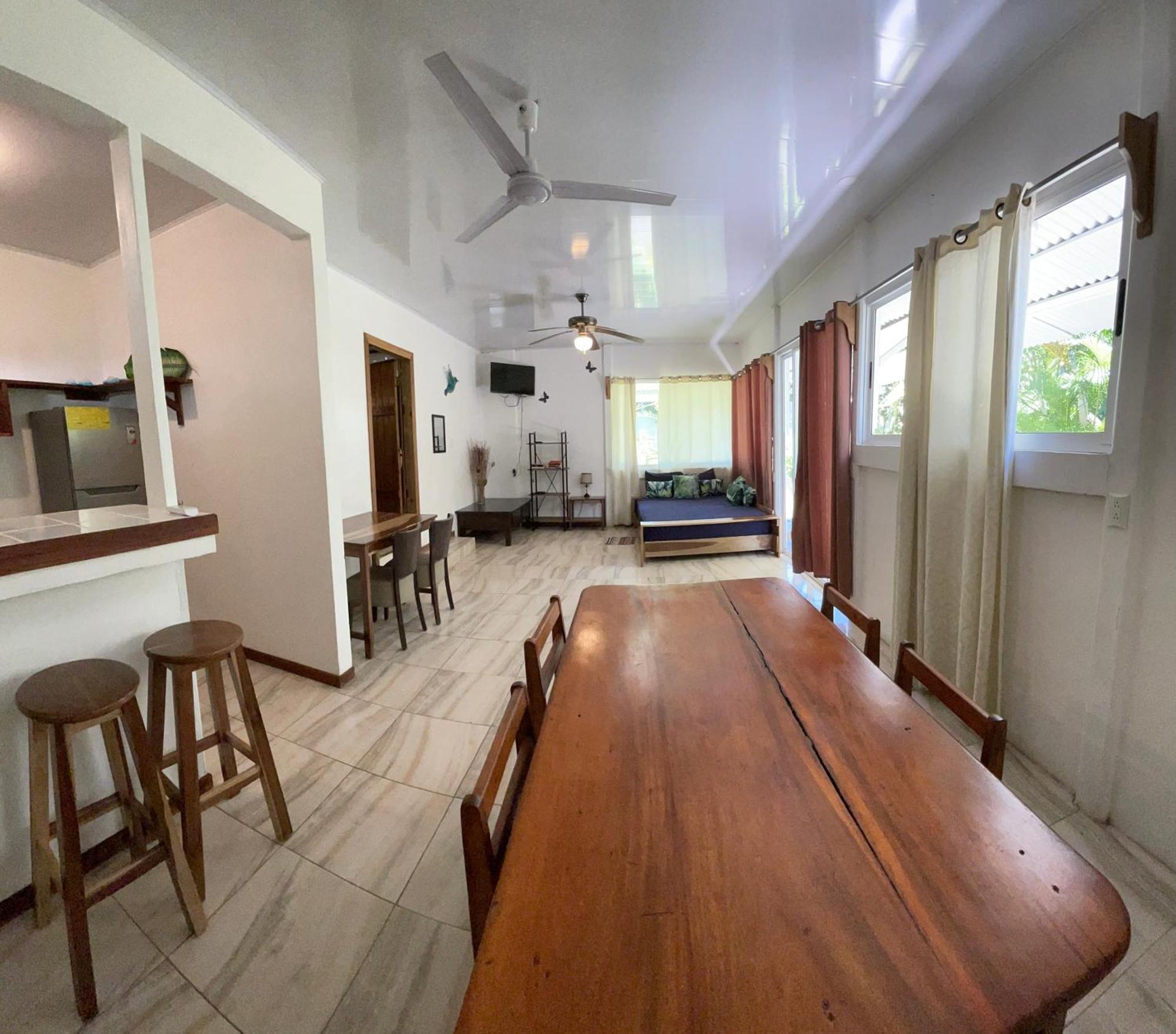 Casa Blanca Beachfront House With Shared Pool Access Pangea Lodge Мансанильо Екстериор снимка