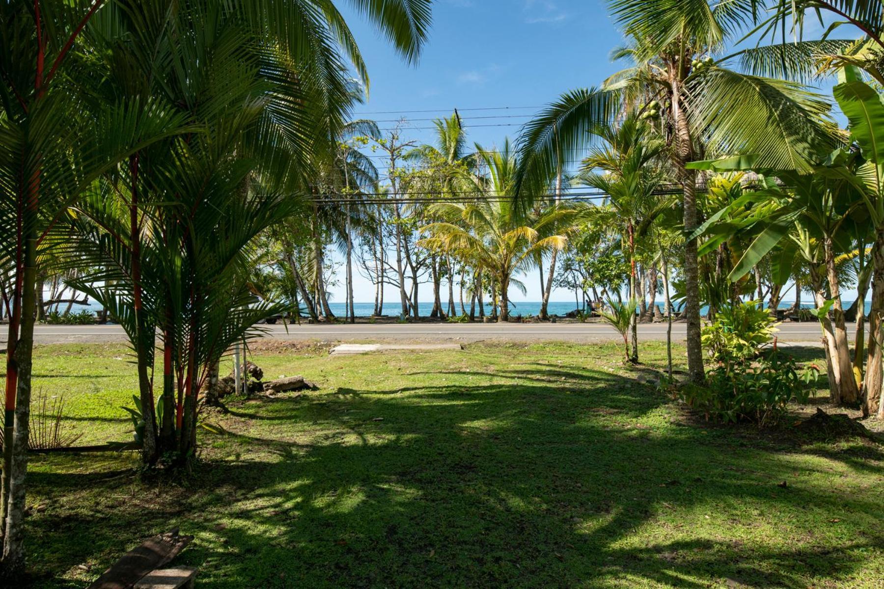 Casa Blanca Beachfront House With Shared Pool Access Pangea Lodge Мансанильо Екстериор снимка